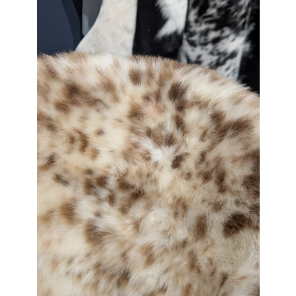 JA7❤️45" x 28.5" Gorgeous Fluffy British Sheepskin