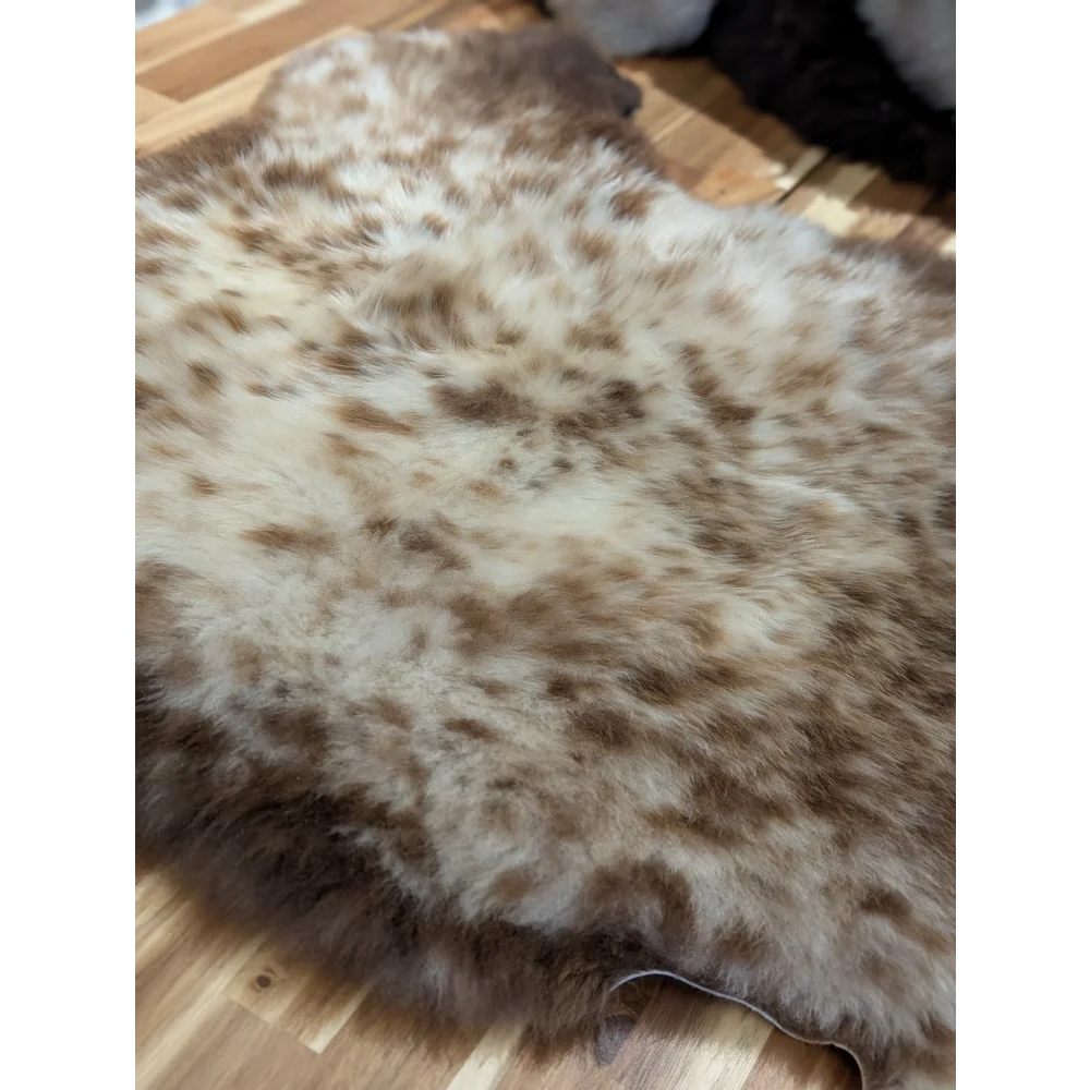 JA7❤️45" x 28.5" Gorgeous Fluffy British Sheepskin