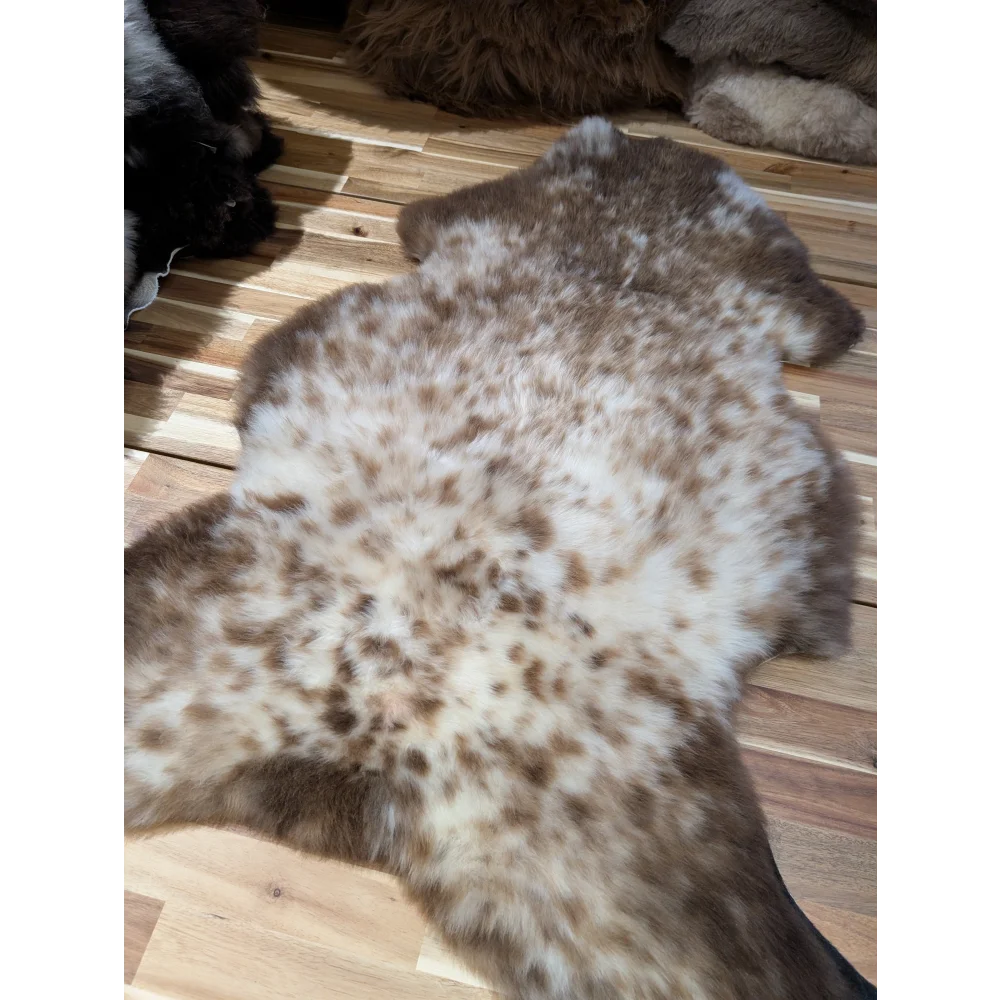 JA7❤️45" x 28.5" Gorgeous Fluffy British Sheepskin