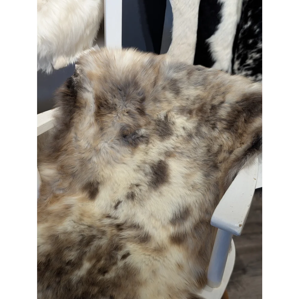JA8❤️46" x 25" Gorgeous Fluffy British Sheepskin