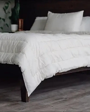 KING Size Premium Canadian Wool Stuffed Comforter - Bedding