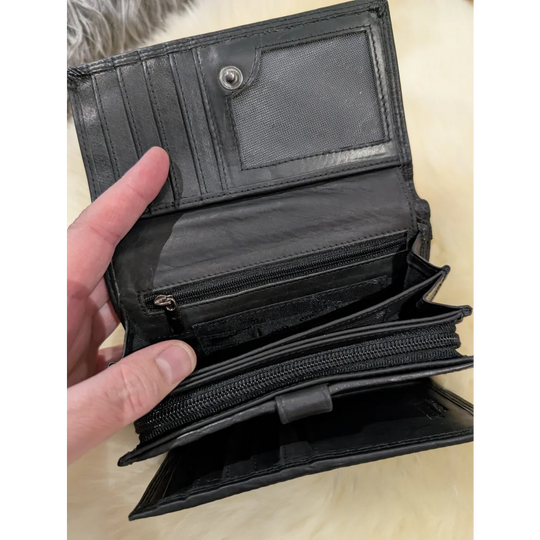 Angus Oliver Sheen Black leather wallet with zipper compartments and key ring