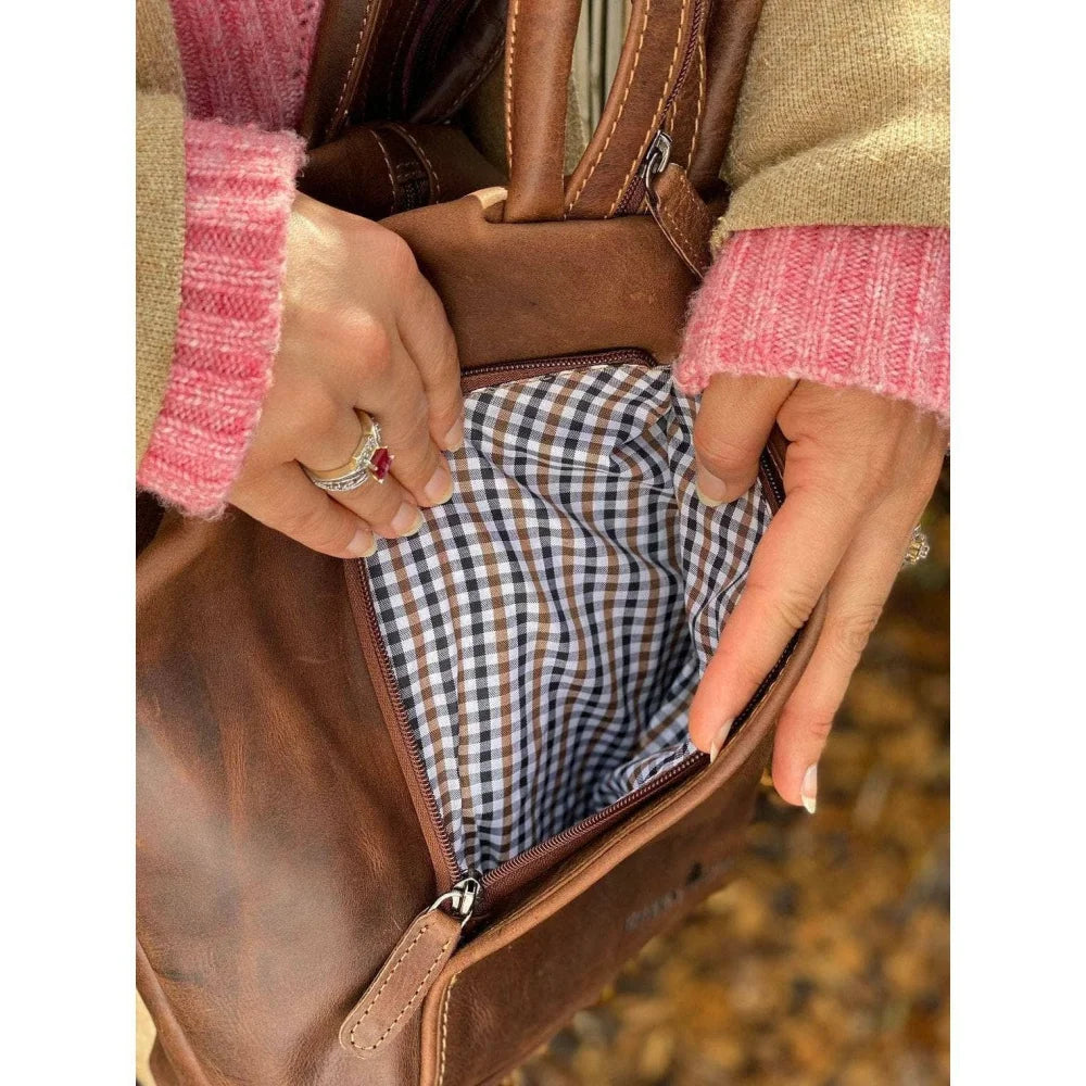 Brown leather shoulder bag Zoe GW006B with checkered lining