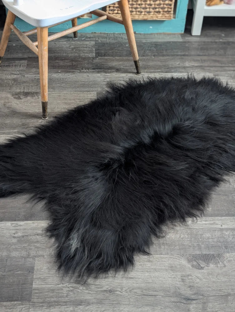 Black fluffy luv34❤️ large soft icelandic sheepskin rug with natural shape and long wool for cozy decor