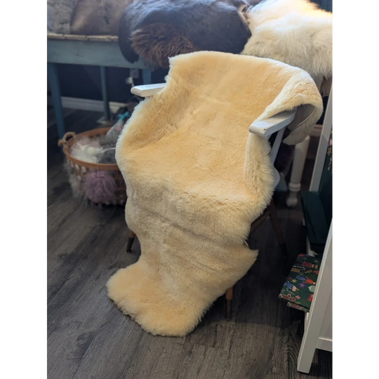 M14❤️  54"x 32.5" Massive Medical Sheepskin