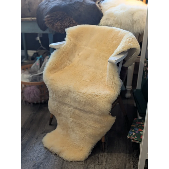 M14❤️  54"x 32.5" Massive Medical Sheepskin
