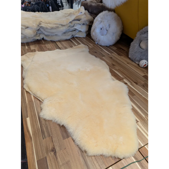 M17  53"x 30" Massive Medical Sheepskin