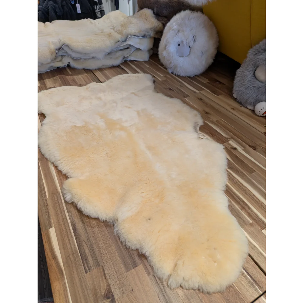 M18❤️  53"x 30" Massive Medical Sheepskin
