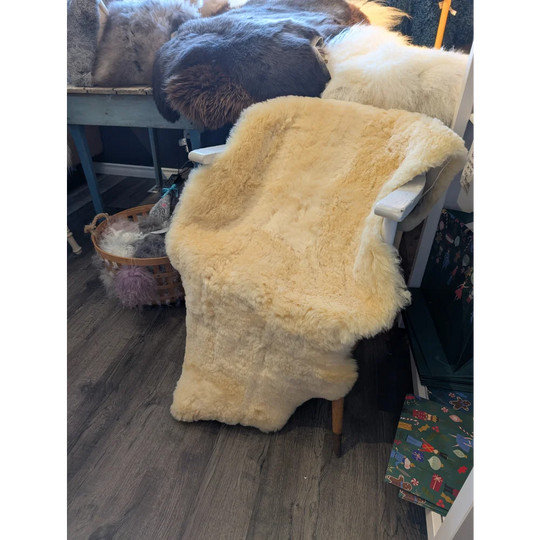 M3 ❤️53"x 29" Massive Medical Sheepskins