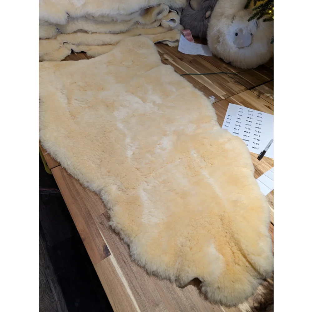 M3 ❤️53"x 29" Massive Medical Sheepskins