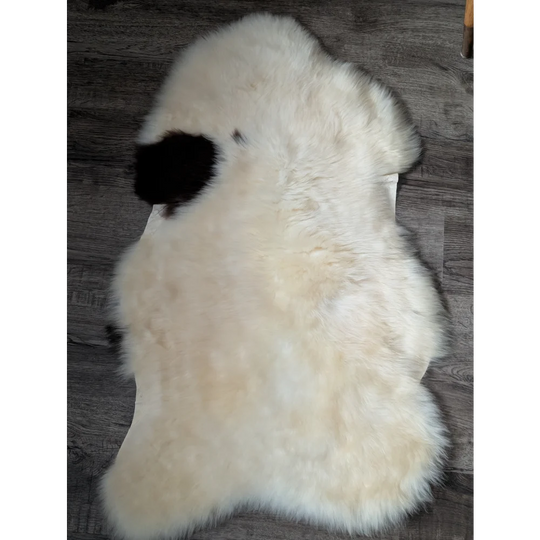 Angus Oliver M37 soft Albanian sheepskin rug with black and white fur texture