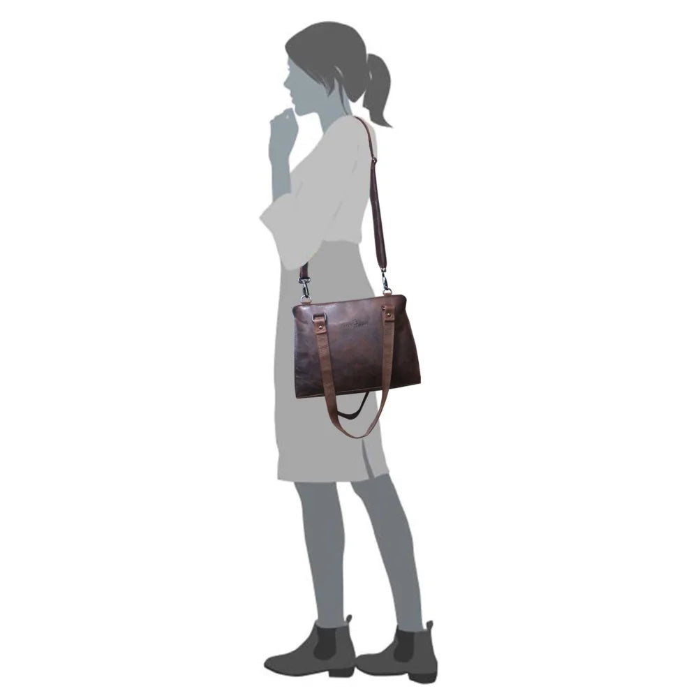 Madi small handbag in genuine leather with zippered compartment