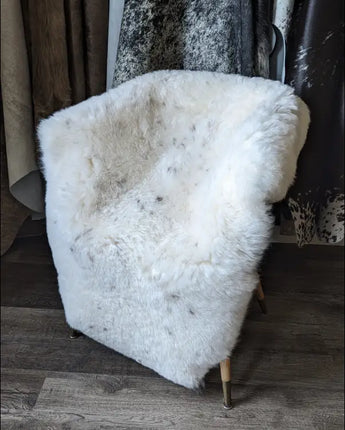 Nats fave #2❤️ 49’ x 38’ Natural Spotted Icelandic Shorn Sheepskin