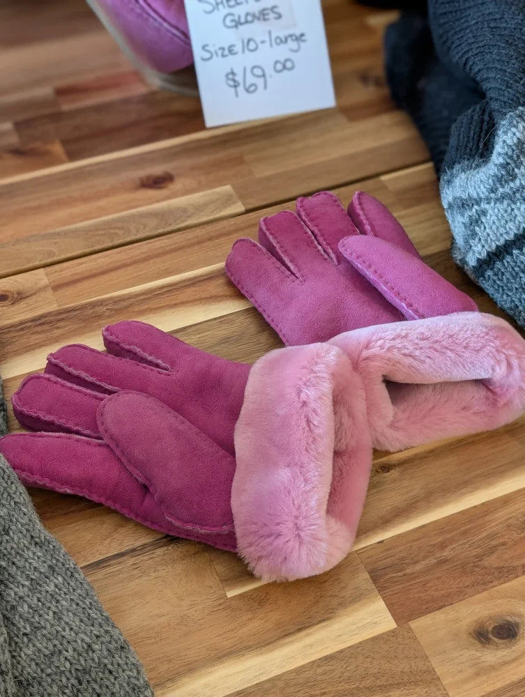Brilliant shade pink sheepskin gloves with fur and cashmere lining, size large