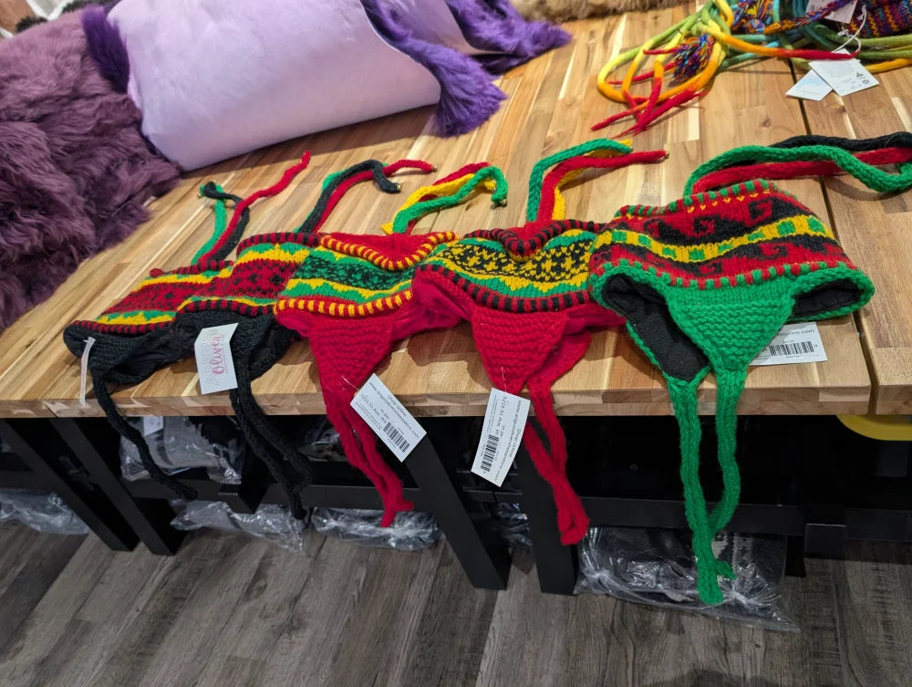 Rasta knitted dog harnesses with wool hats patterns