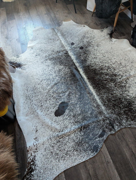 Salty#3❤️ 90" x 81" Extra Large Cowhide Rug