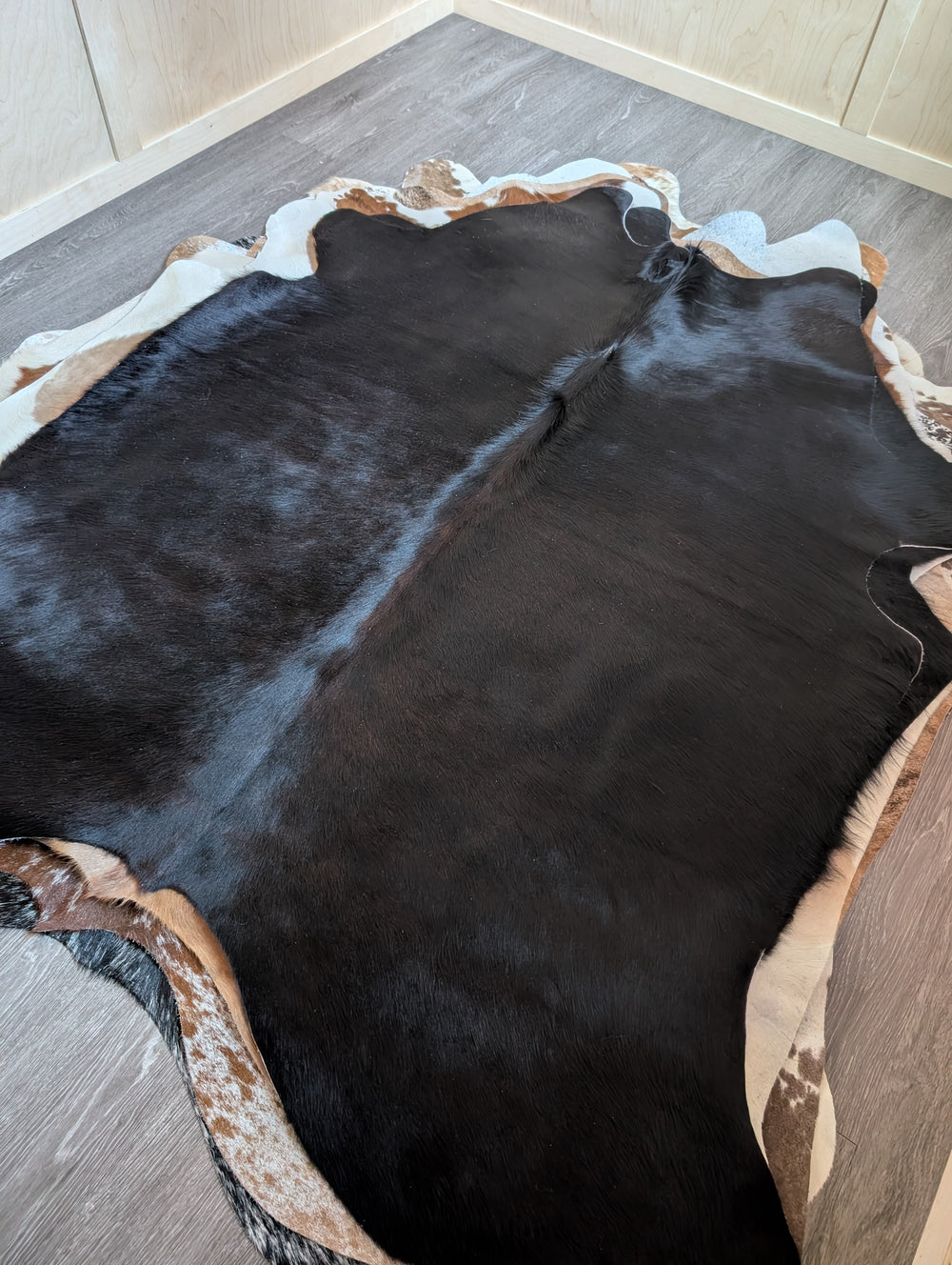 #401 ❤️ 78" x 69" Lovely Cowhide Rug