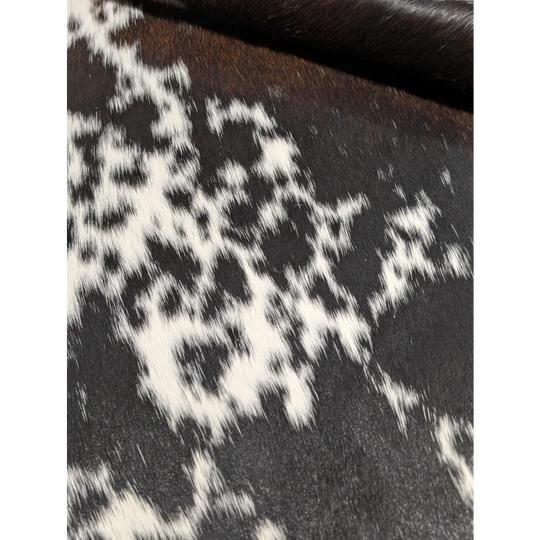 Beautiful large cowhide rug in black white pattern 88.5x76.5