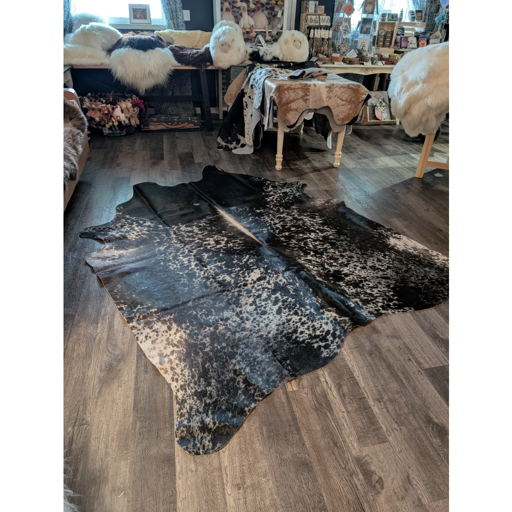 Extra large cowhide salt and pepper tricolour with black and white spots and natural irregular edges for beautiful rugs