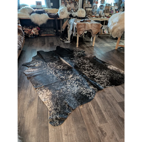 Extra large cowhide salt and pepper tricolour with black and white spots and natural irregular edges for beautiful rugs