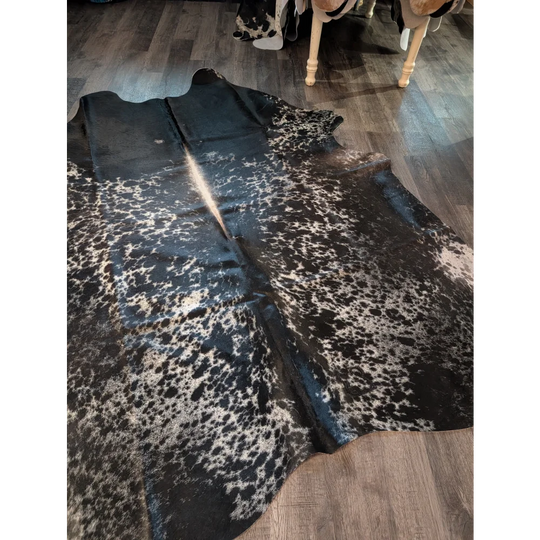 Extra large salt and pepper tricolour black and white spotted cowhide rug with natural edge perfect for beautiful rugs