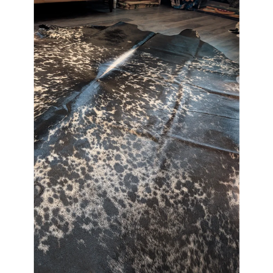 Salt pepper tricolour extra large cowhide rug features black and white spotted natural patterns perfect for beautiful rugs