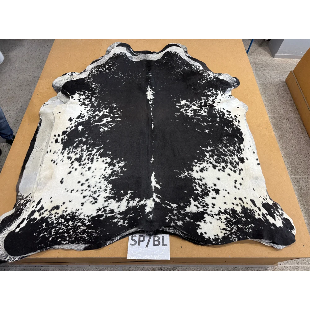 Extra large cowhide rug SaltPepBLK #530 with black and white spots, leather texture