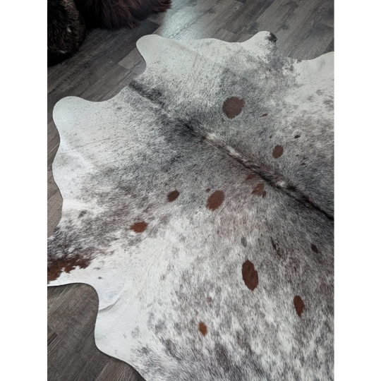 Extra large cowhide rug saltpepbrn