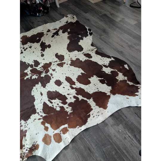 Large cowhide rug saltpepbrn 198 with extra large brown and white natural irregular patches perfect for beautiful rugs