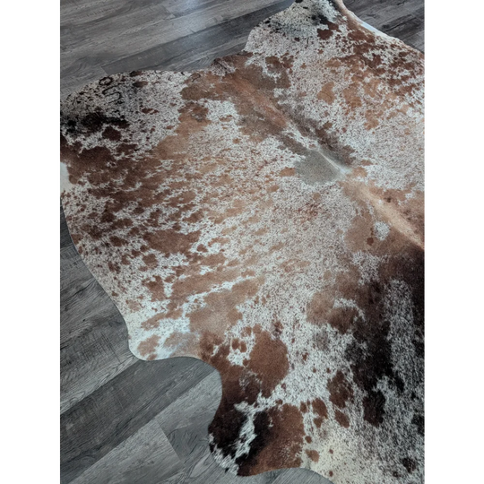 Brown and white spotted extra large cowhide rug saltpepbrn203 with natural irregular edges perfect beautiful rugs