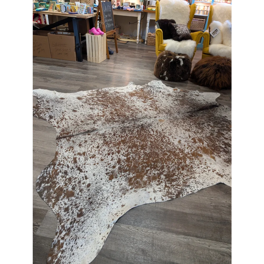 Extra large brown and white spotted cowhide rug saltpepbrn31 98 by 86 inches perfect large cowhide for decor