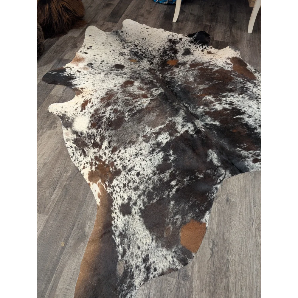 Extra large cowhide rug saltpepbrn38 with white black and brown patches natural irregular shape large cowhide