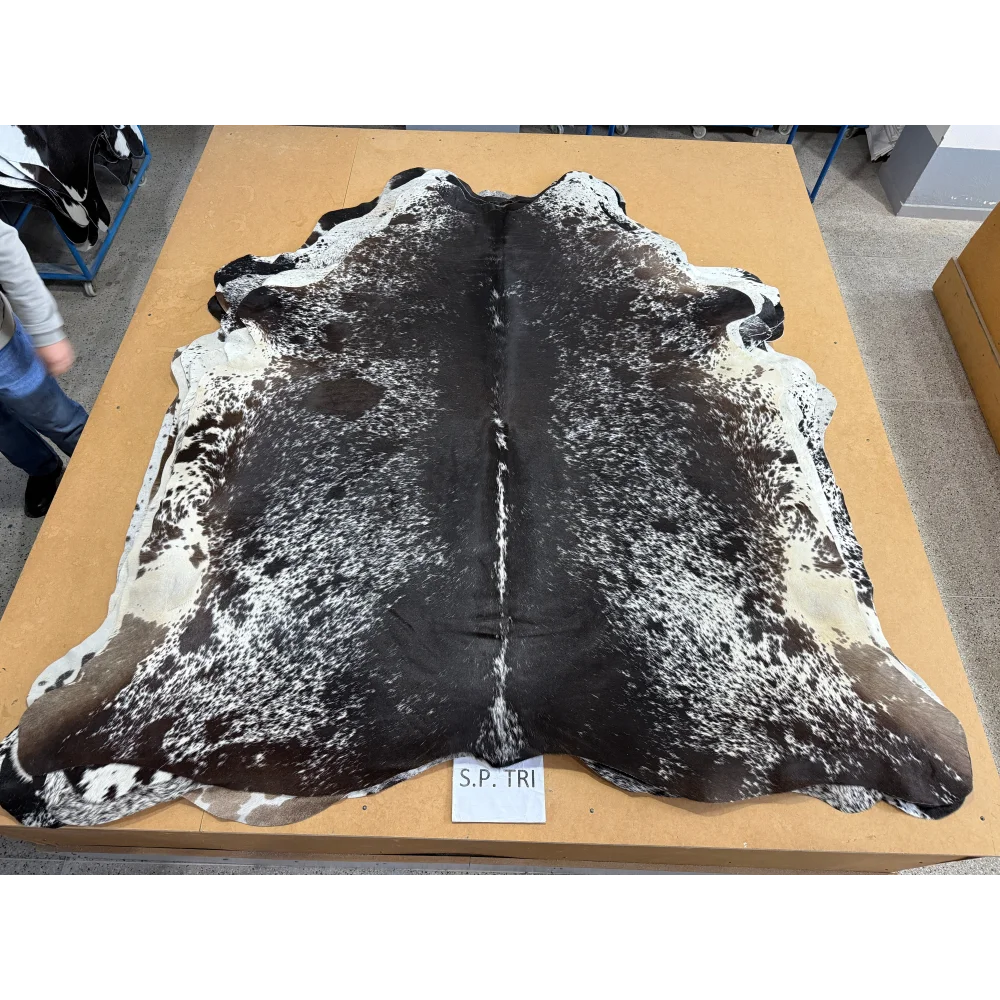 Extra large SALTPEPTRI#103 cowhide rug with black and white spots, soft underfoot