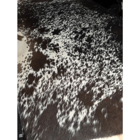 Extra large cowhide rug with black and white spots, soft underfoot