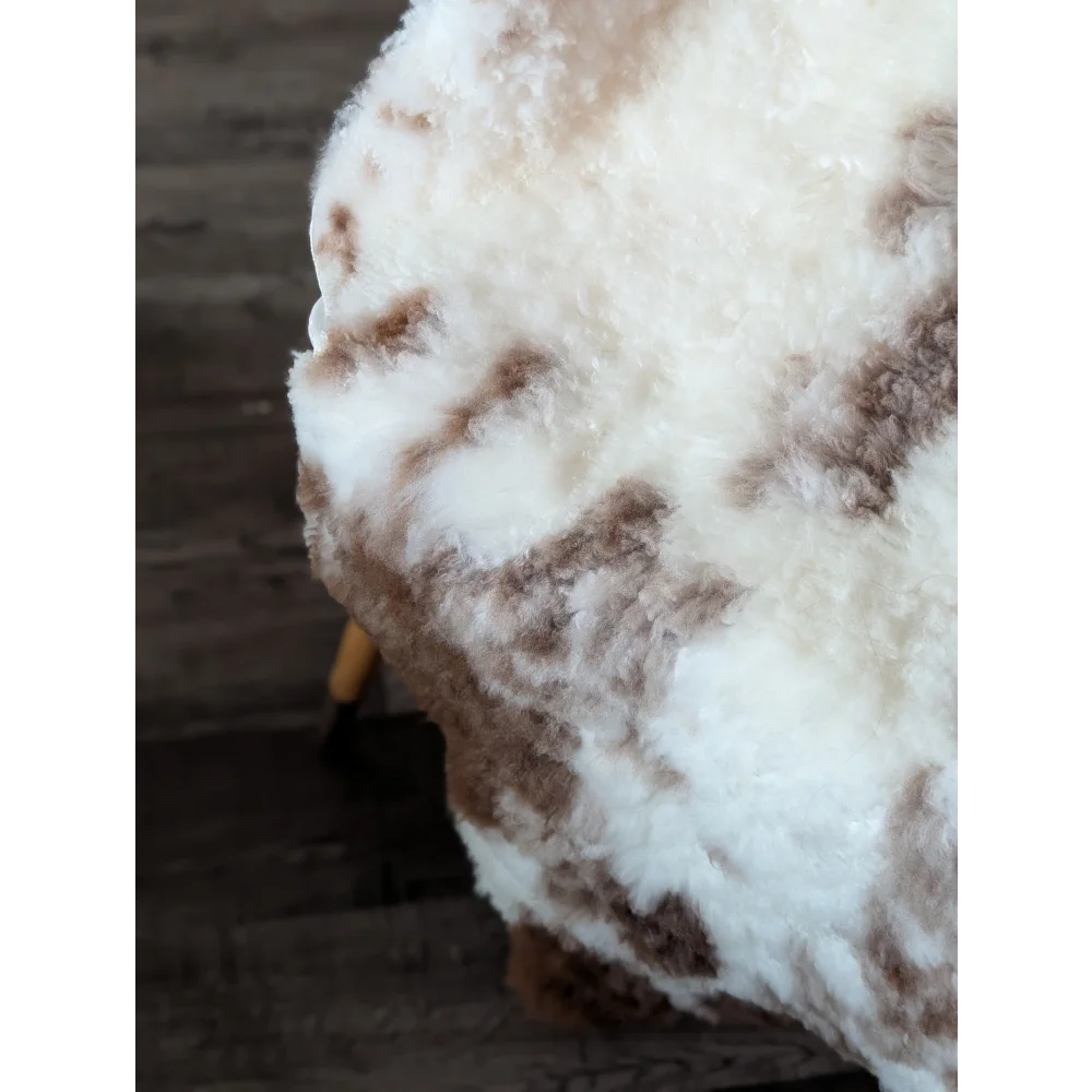 Gorgeous fluffy white and brown tibet highland spotted sheepskin throw blanket 47.5 x 26 grade a quality