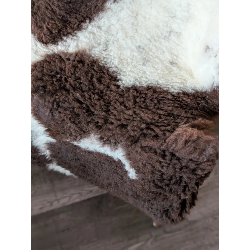 Brown and white tibet highland spotted sheepskin rug with soft fluffy texture 48 x 31 inches grade a