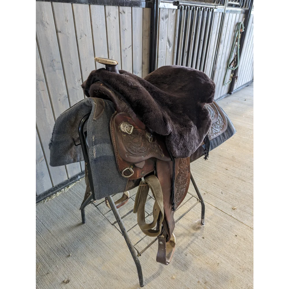 Brown merino sheepskin western saddle cover with fur lining
