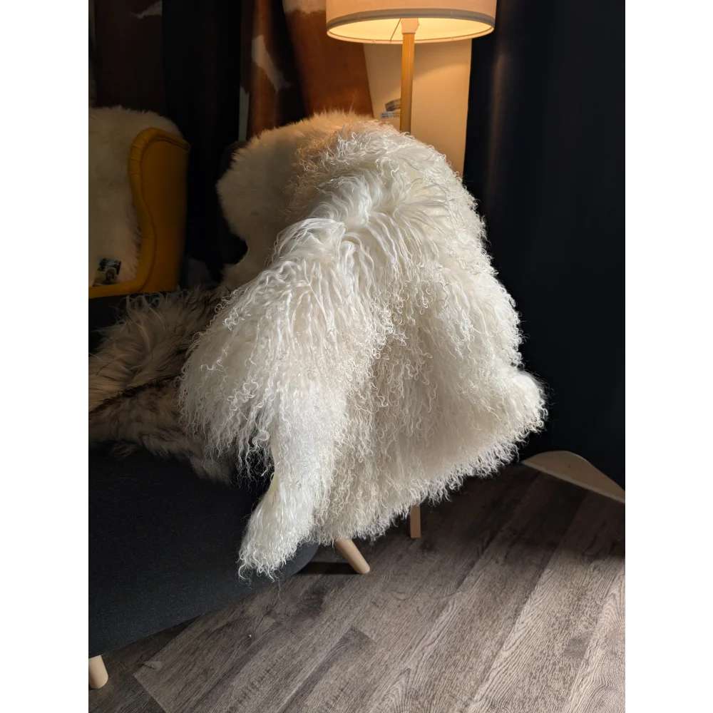 Gorgeous Angus Oliver Mongolian sheepskin fluffy faux fur throw