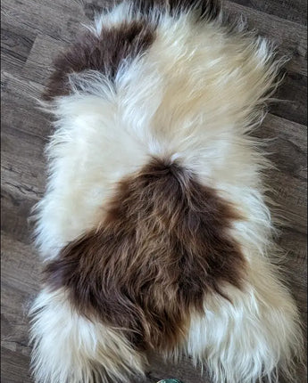 Spot#20❤️ 52’ x 28’ Natural Spotted Long Wool Icelandic - sheepskin
