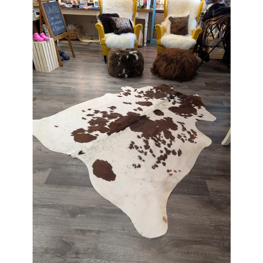 T43 80 x 69 gorgeous large cowhide rug with brown and white angus oliver pattern on creamy off-white base