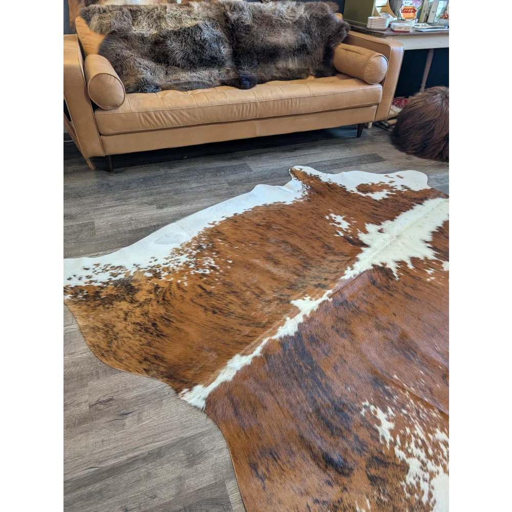 Tri600 extra large brown and white cowhide rug with natural irregular patterns perfect for beautiful rugs or large cowhide decor