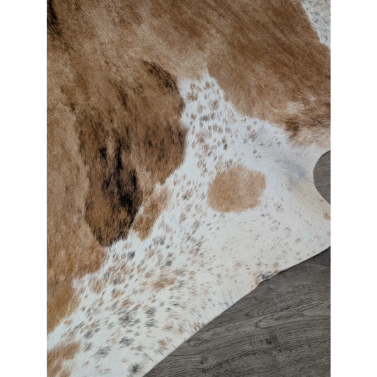 Brown and white extra large cowhide rug tri603 with natural fur texture perfect for beautiful rugs and decor