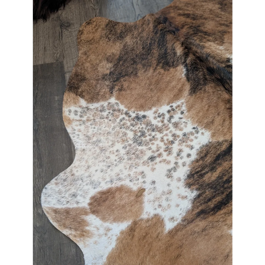 Extra large cowhide rug tri603 brown and white beautiful large cowhide with natural irregular shape