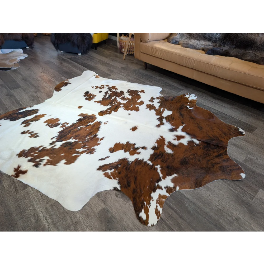 Brown and white extra large cowhide rug tri604 with natural irregular patterns perfect for beautiful rugs collection