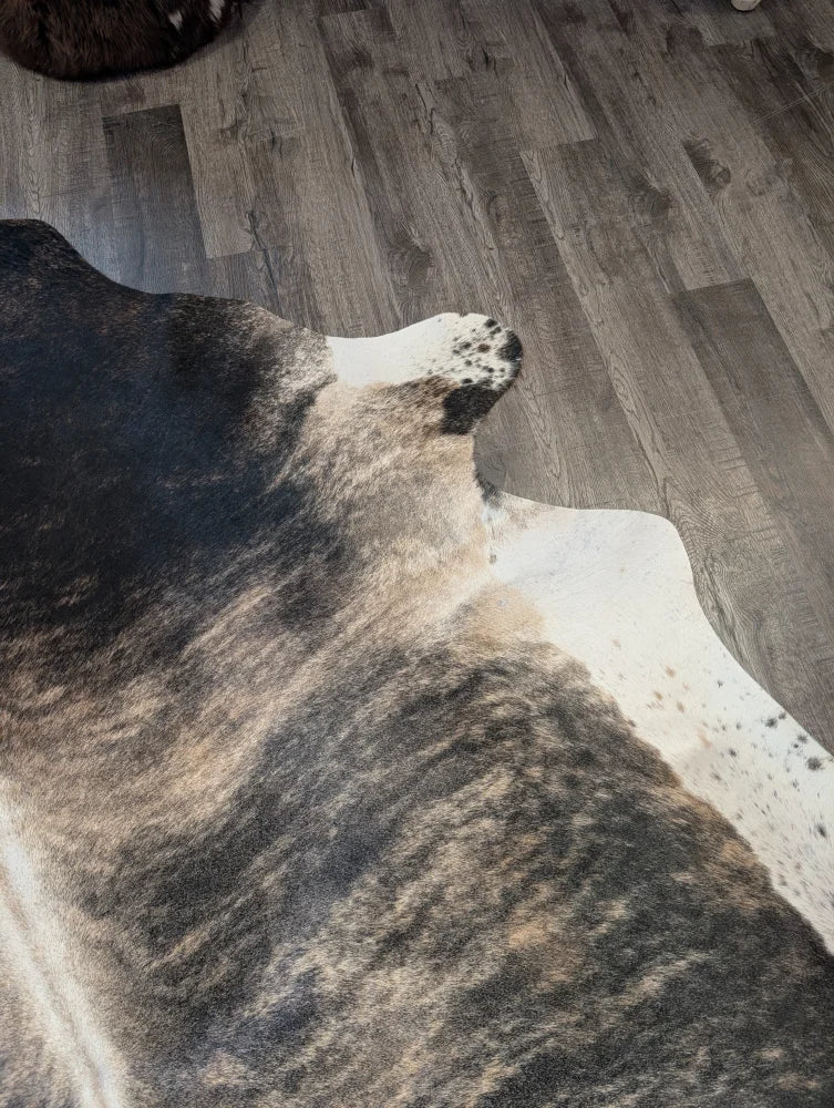 Tri605❤️99 x 84 beautiful extra large cowhide rug with black and white spots and natural textured surface