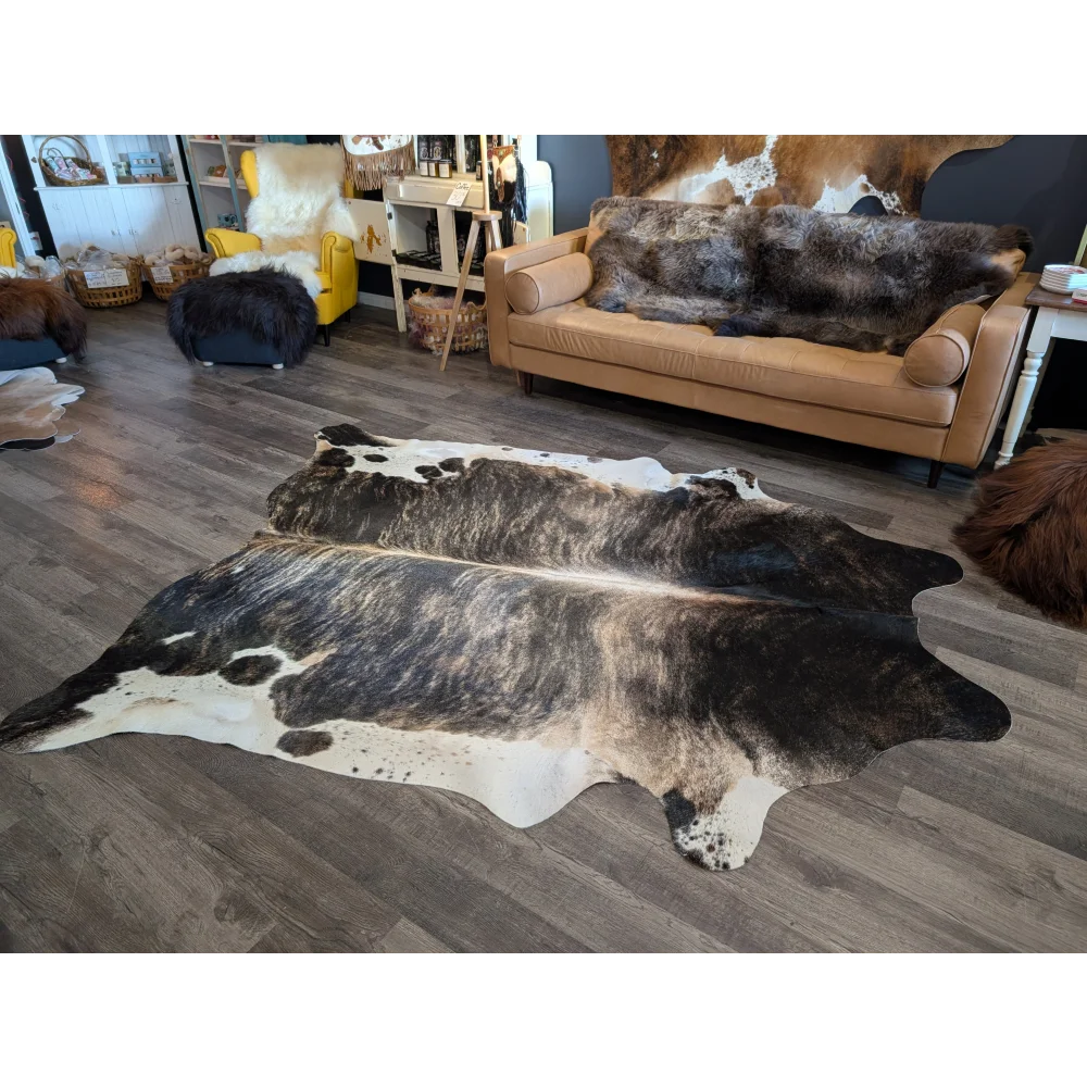Tri605 beautiful extra large cowhide rug in natural black and white spotted pattern perfect for large cowhide decor