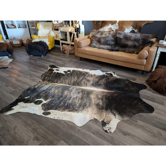 Tri605 beautiful extra large cowhide rug in natural black and white spotted pattern perfect for large cowhide decor