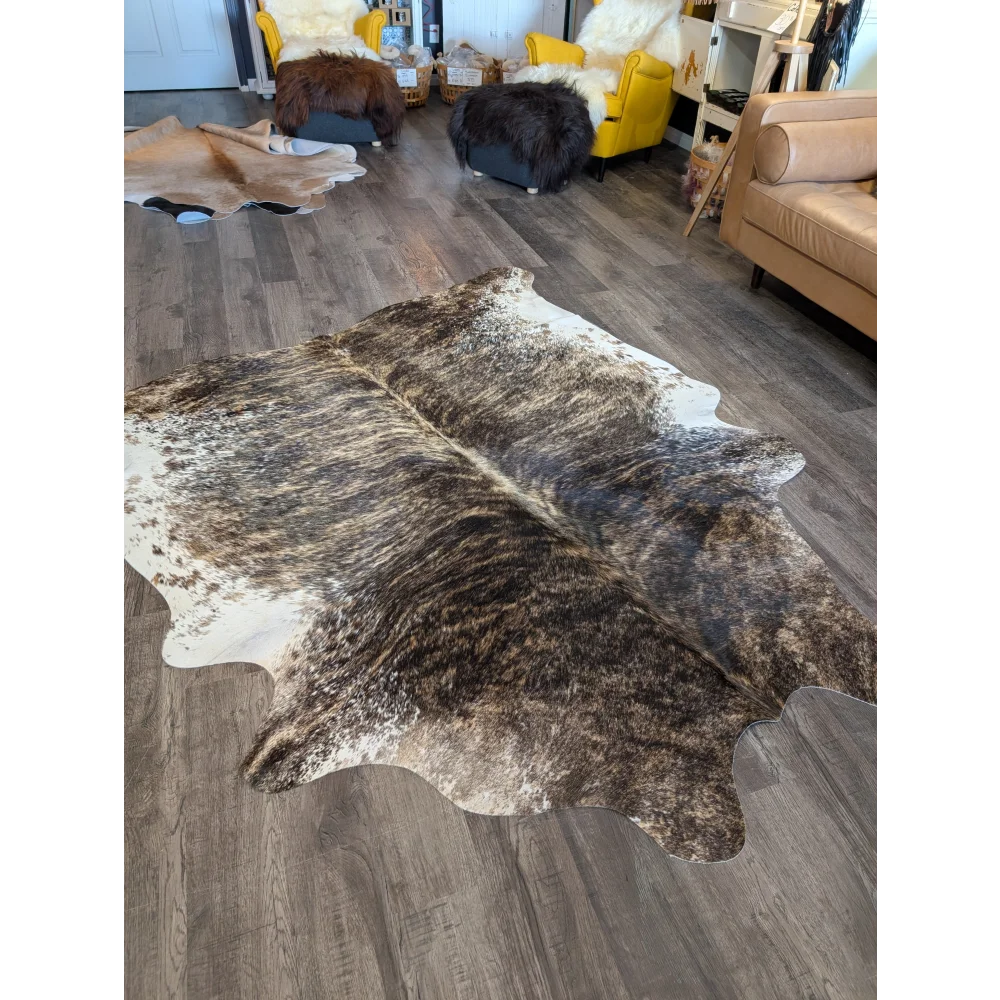 Extra large cowhide rug tri607 in brown and white with natural irregular edges perfect for beautiful rugs collection