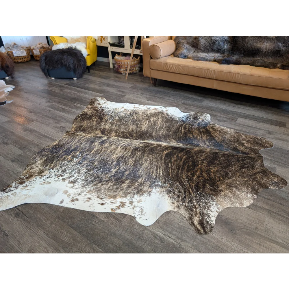 Large cowhide rug tri607 with extra large natural tones of white brown and black makes beautiful rugs for any space