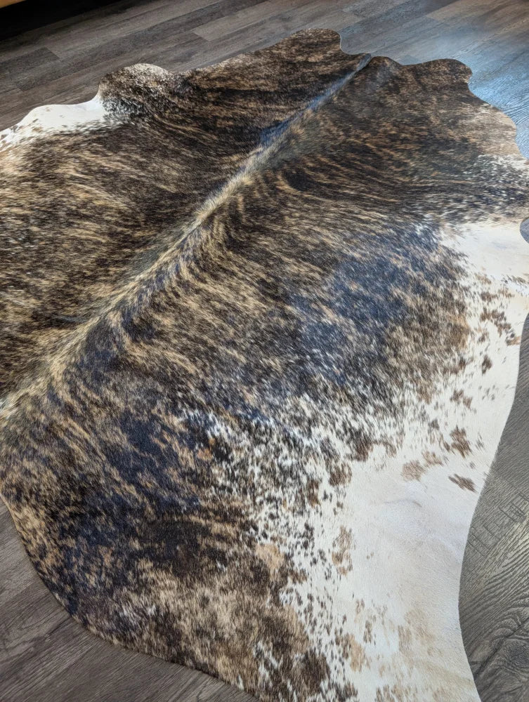 Tri607 brown and white extra large cowhide rug with natural irregular patterns perfect for beautiful rugs collection